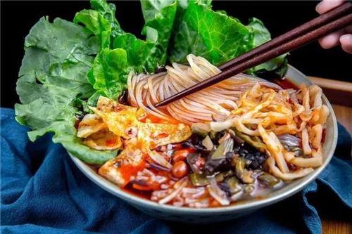 大瓜头吃螺蛳粉视频在线观看