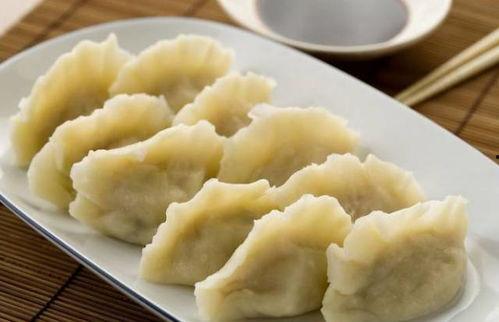 吃瓜吃饺子喝汤视频,冬日暖胃美食盛宴