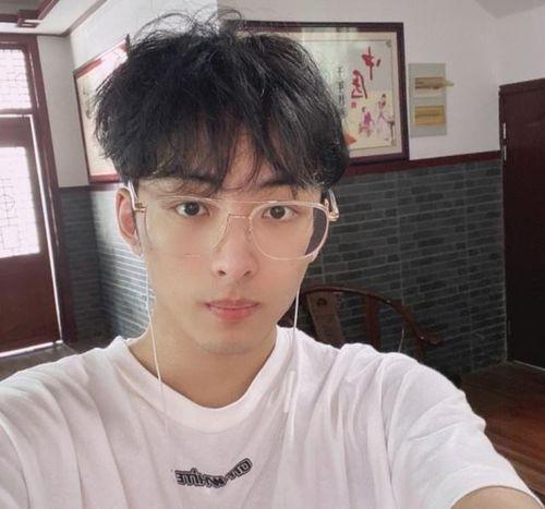 张欣尧吃瓜事件真相视频,揭秘真相背后的惊人内幕