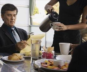 上班族吃瓜的视频,揭秘办公室里的“小确幸”时刻