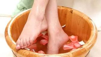 吃瓜泡脚的视频,养生新潮流来袭