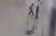 吃瓜掉下水道怎么办视频