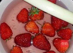 吃瓜草莓果酱好吃吗视频,吃瓜草莓果酱，美味指数大揭秘！