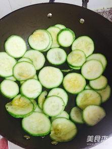 宝宝吃的小瓜做法视频,简单易学视频教程