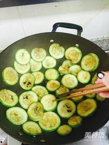 宝宝吃的小瓜做法视频,简单易学视频教程