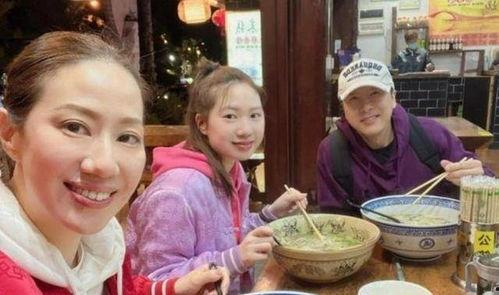 云南结婚吃瓜事件真相视频,真相揭秘，还原事件始末