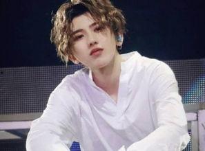 蔡徐坤最新吃瓜视频,幕后真相曝光！