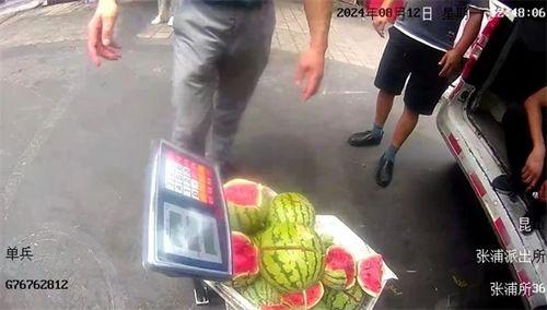 吃瓜群众摔护栏视频大全,惊险瞬间！吃瓜群众摔护栏视频大盘点