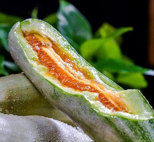 农村人吃羊角蜜瓜视频,羊角蜜瓜的甜蜜诱惑