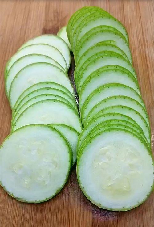 小的瓜怎么吃才好吃视频,视频教你最佳食用技巧