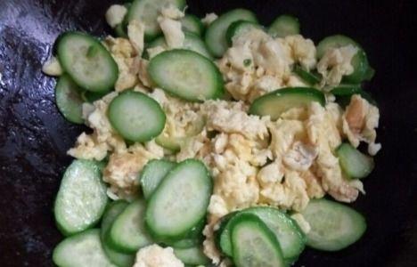 扭腿瓜怎么吃最好吃视频,视频教你如何烹饪最佳口感