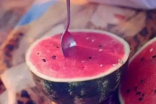 西瓜饮料机吃瓜视频,吃瓜视频里的甜蜜创意