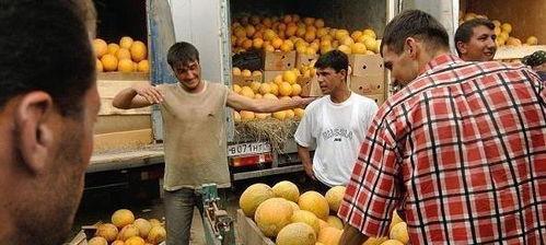 印度人吃瓜群众视频,揭秘印度街头生活百态