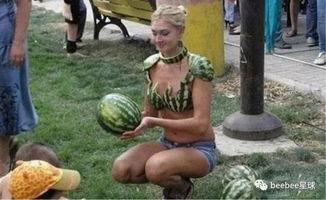 印度人吃瓜群众视频,揭秘印度街头生活百态