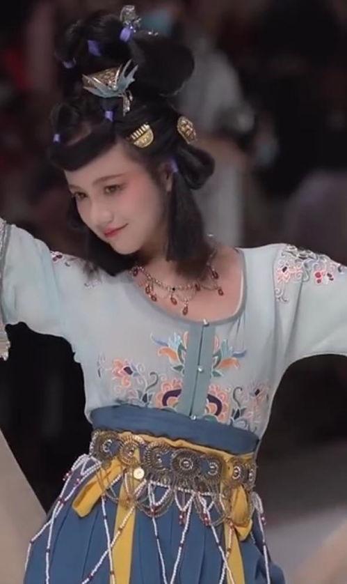 成都汉服吃瓜事件视频播放,网络热议背后的文化冲突与反思