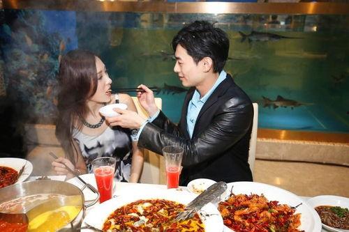 东北情侣吃瓜视频大全