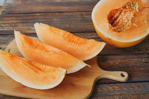 三亚吃蜜瓜视频,甜蜜之旅，尽享热带风情